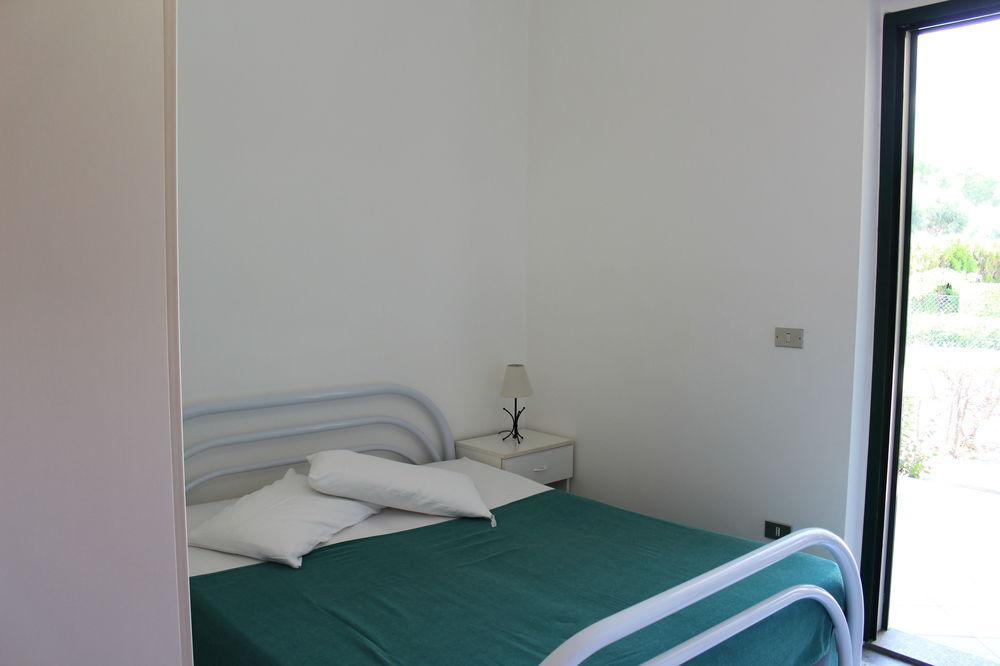 Villaggio Camping Lungomare Кропани Экстерьер фото