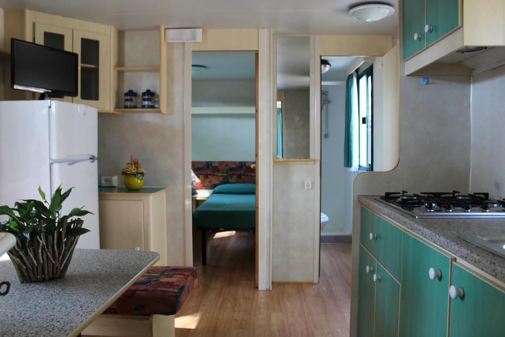 Villaggio Camping Lungomare Кропани Экстерьер фото